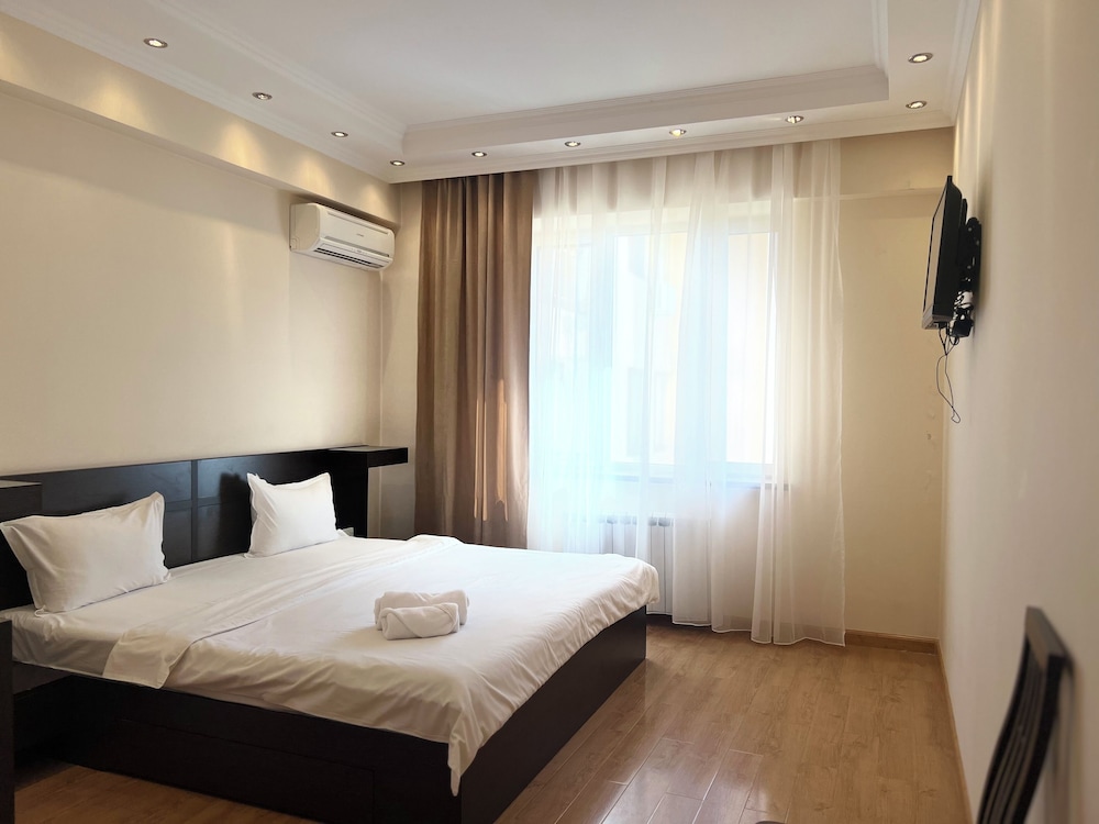 2 bedroom Luxury apartment in the center of Yerevan by Sweet Home