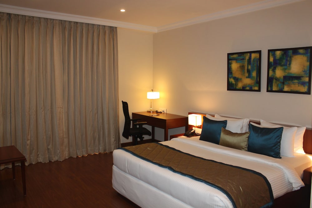 The Altruist Business Hotel Hitech