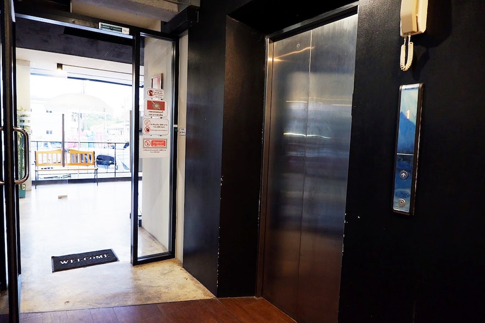 Izen Plus Budget Hotel & Residences