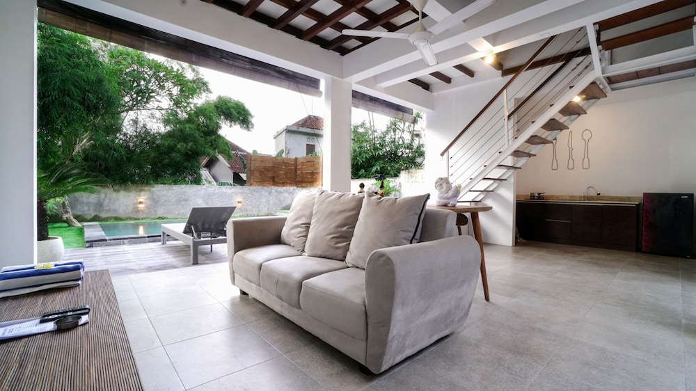 The Lumbung Wood Villa