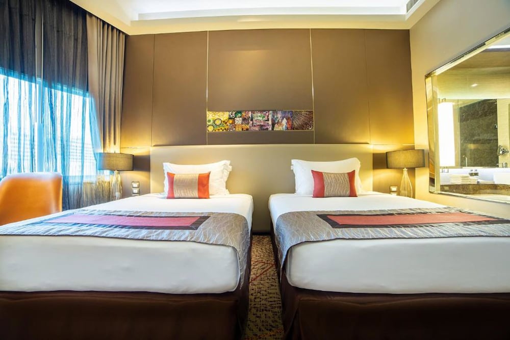 Graceland Bangkok by Grace Hotel