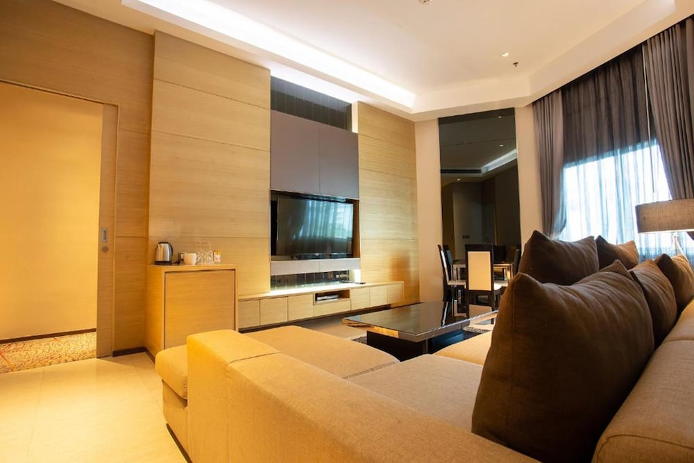 Graceland Bangkok by Grace Hotel