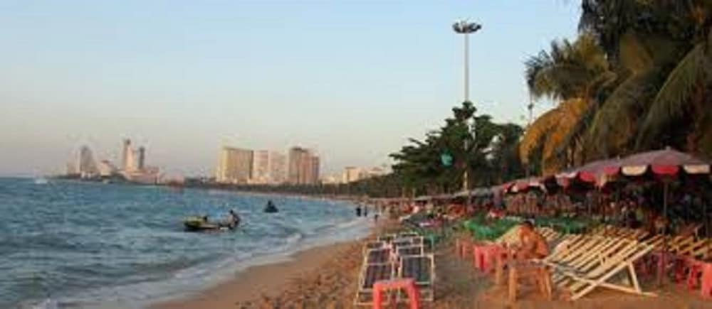 Central Pattaya Residence The BASE Condo Pattaya