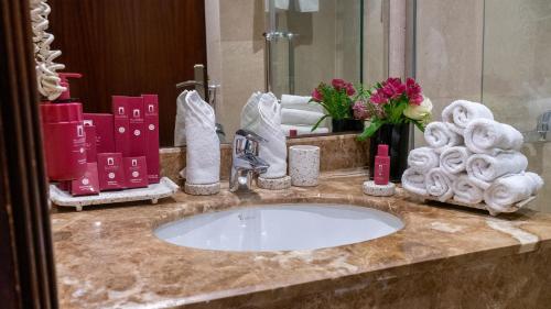 Al Safwa Hotel Tower 1