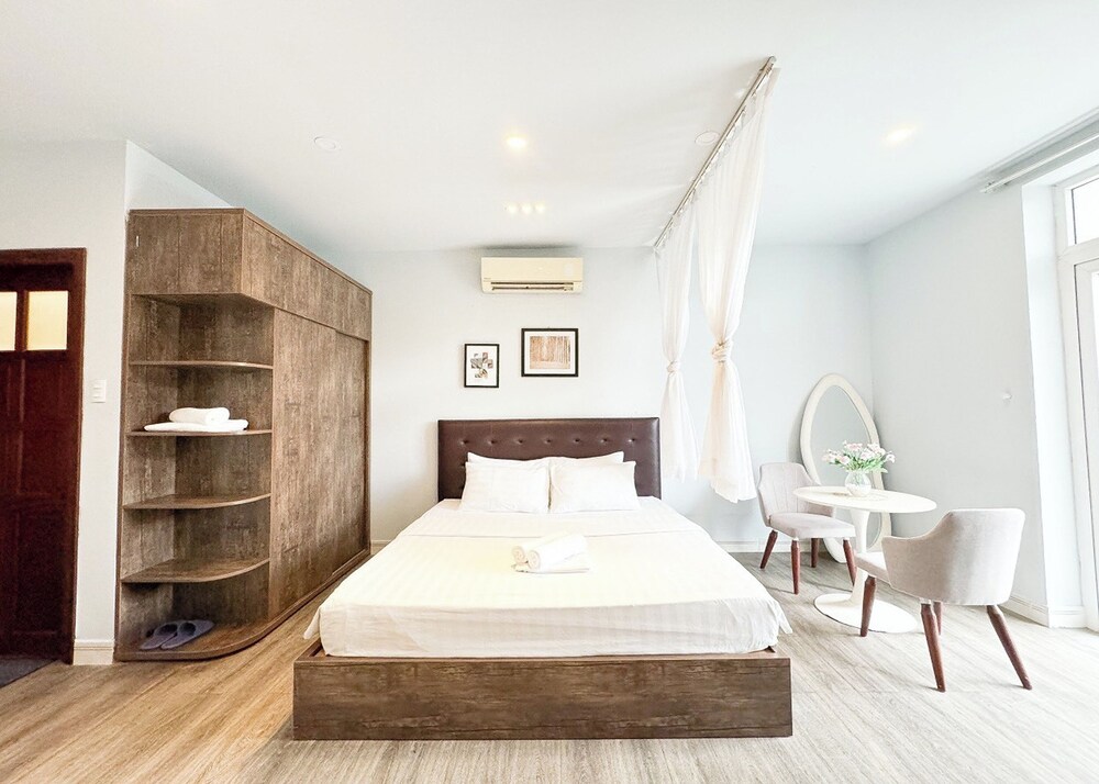 Eva Adam Hotel