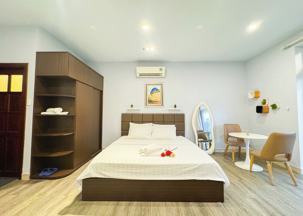Eva Adam Hotel
