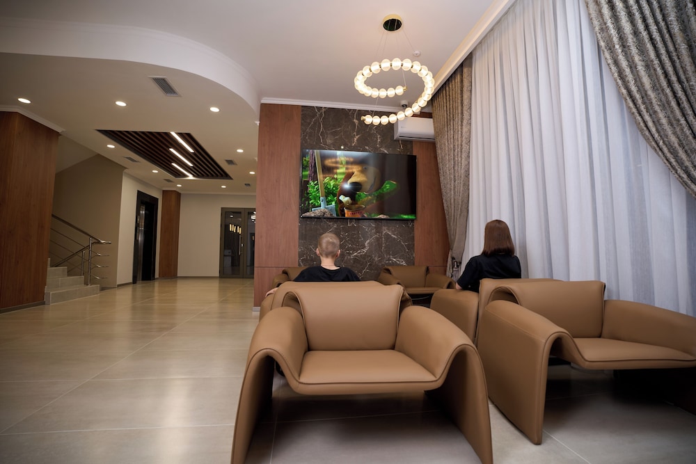 Crown Hotel