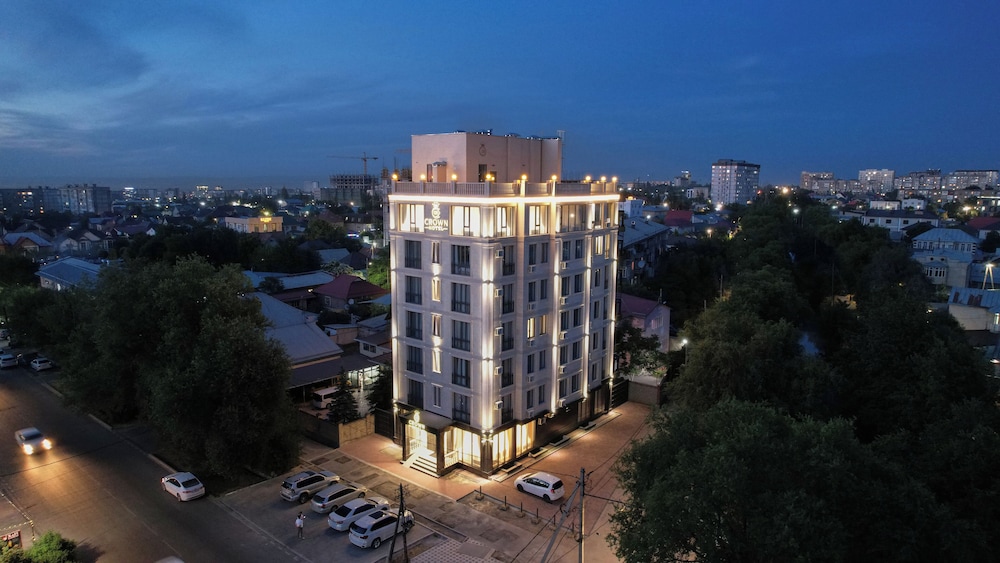 Crown Hotel