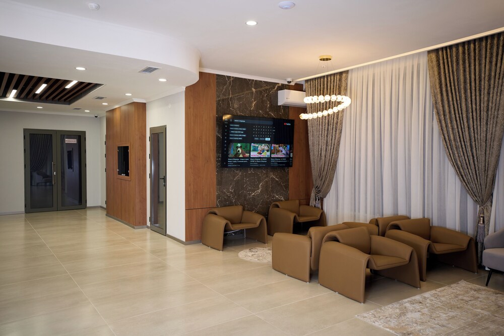 Crown Hotel