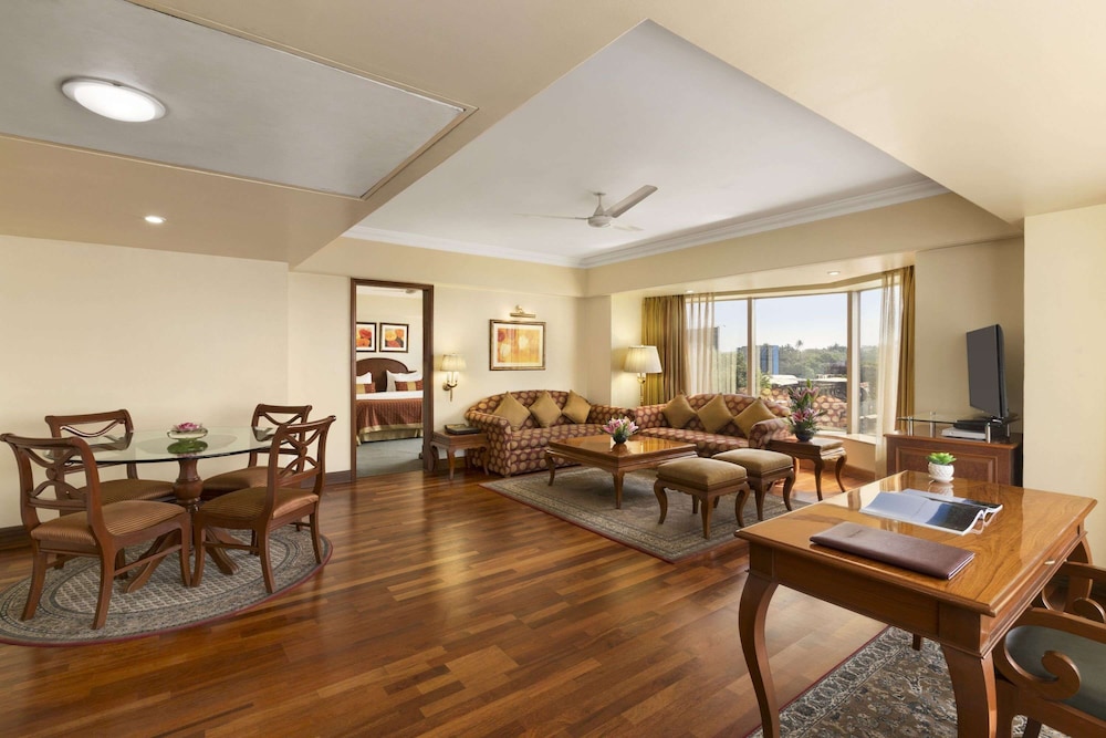 Ramada Plaza By Wyndham Palm Grove