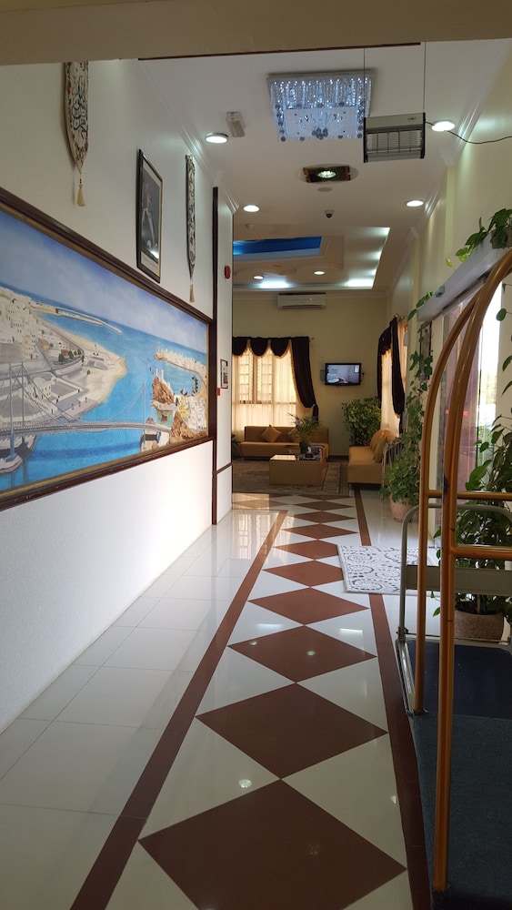Al Ayjah Plaza Hotel