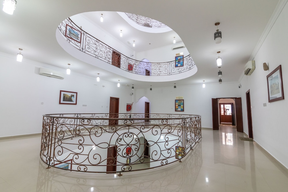 Al Ayjah Plaza Hotel