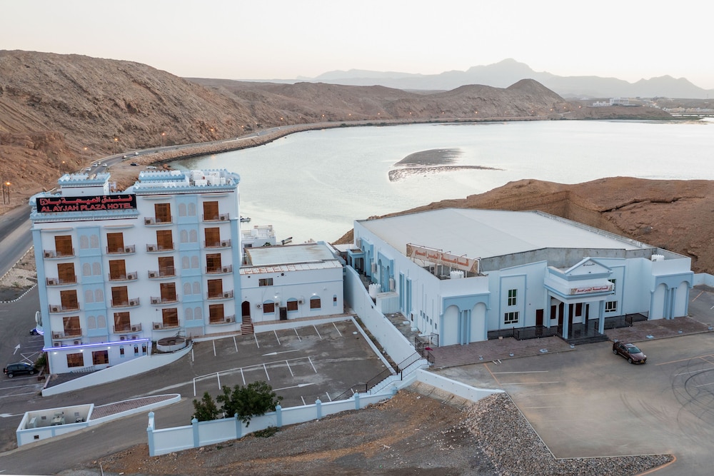 Al Ayjah Plaza Hotel
