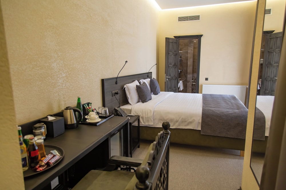RASODA HOTEL AND RESTAURANT