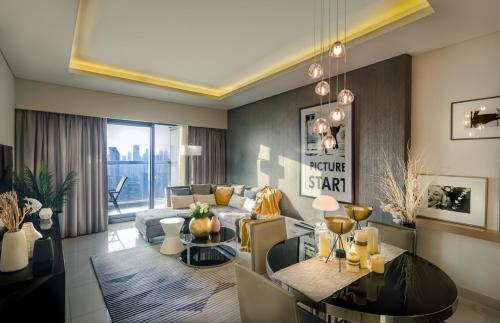 Royal Club By RVHR Paramount Tower B Business Bay