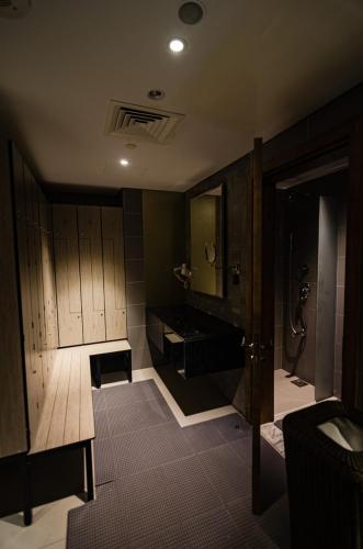 Royal Club By RVHR Paramount Tower B Business Bay