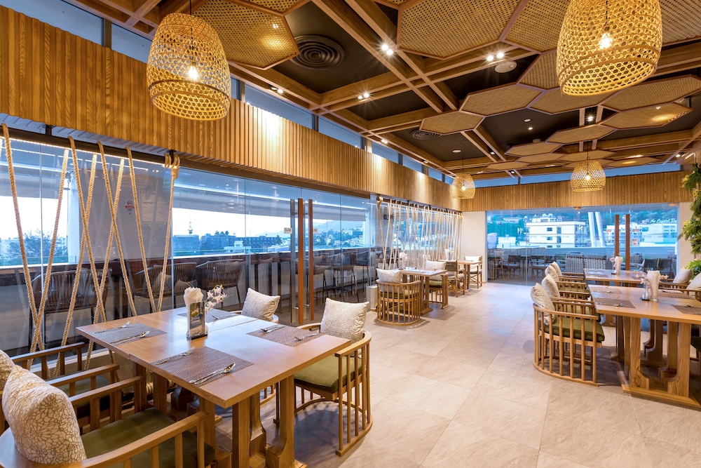 Journeyhub Phuket Patong