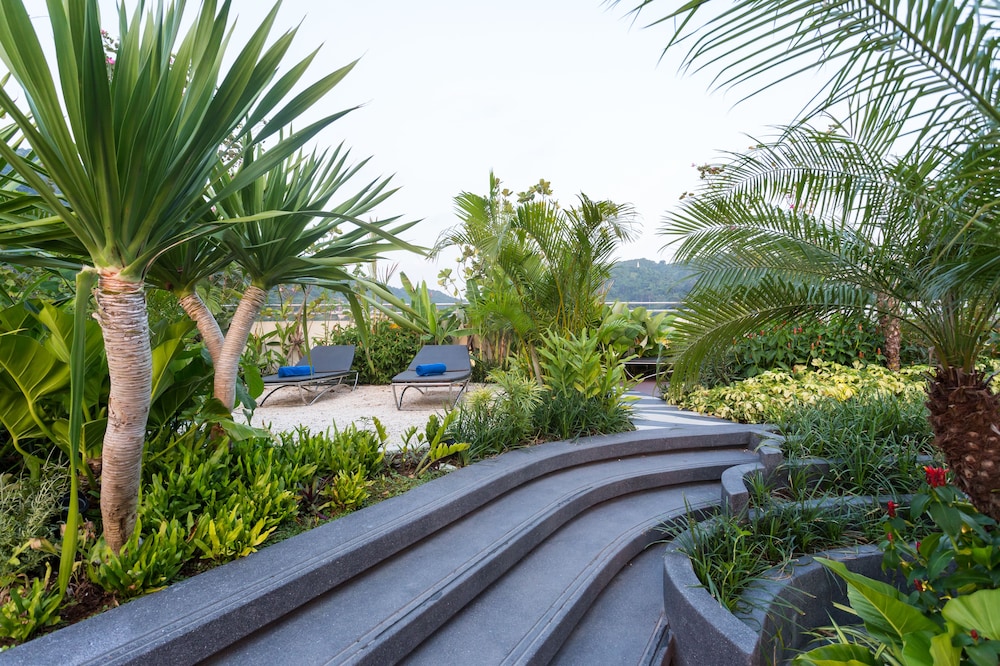 Journeyhub Phuket Patong