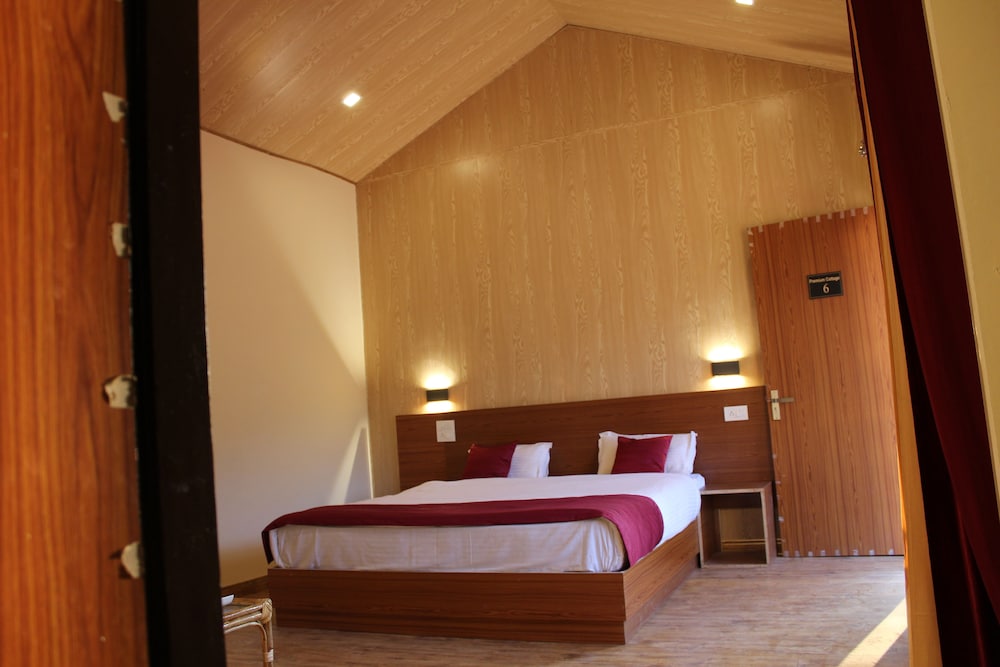 Hotel Kastura Kanatal