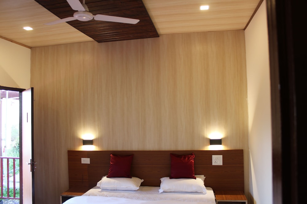 Hotel Kastura Kanatal