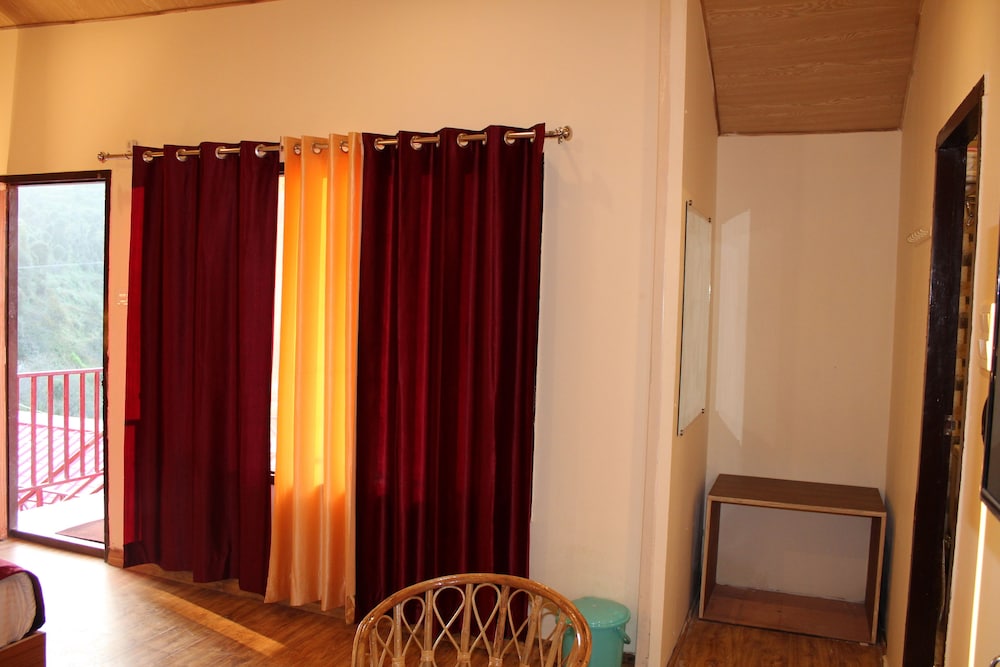 Hotel Kastura Kanatal