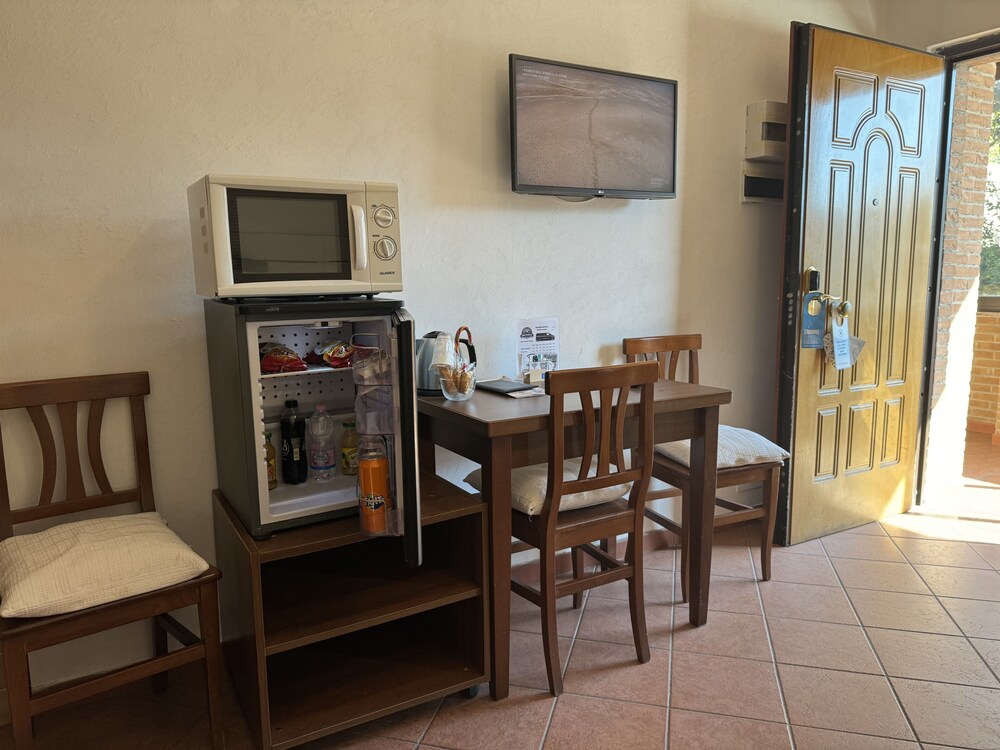 Euro House Inn Airport
