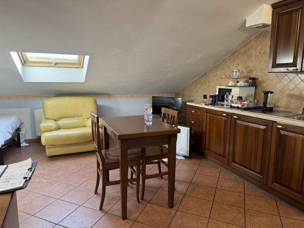 Euro House Inn Airport