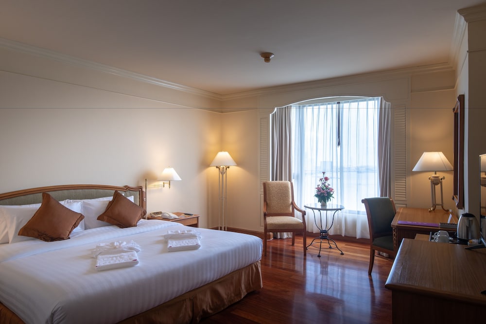 Montien Riverside Hotel Bangkok