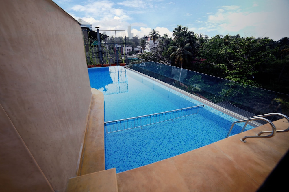 Yash International Hotel