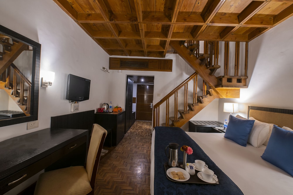 Mastiff Grand Manali Resort by OTHPL