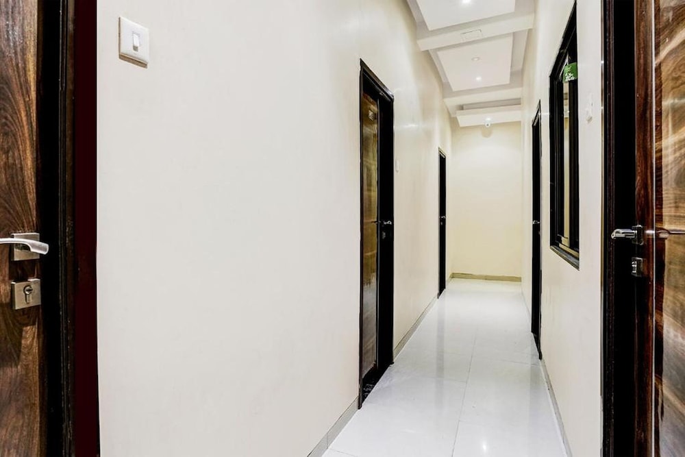 Super Collection O Airport Metro Andheri East