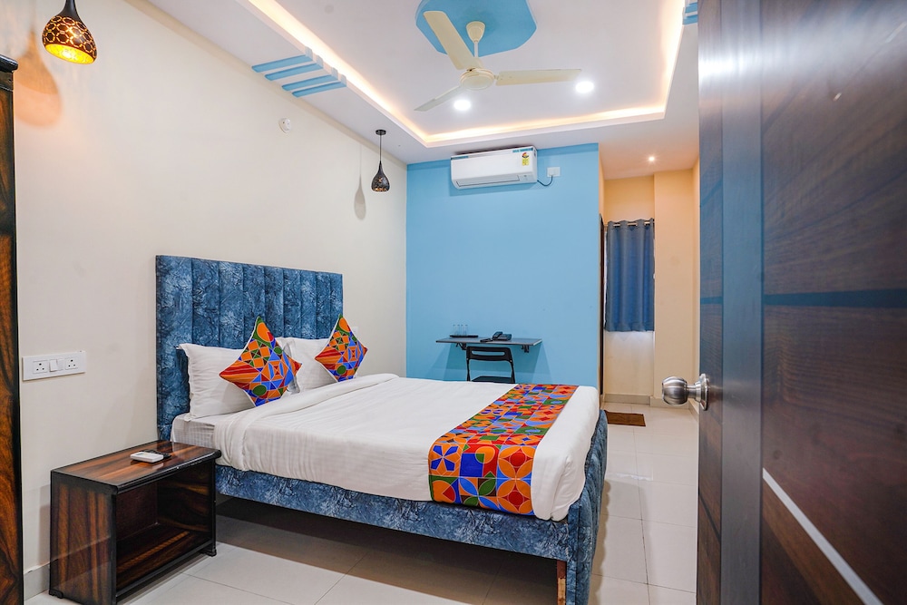  FabHotel Grand Broholic