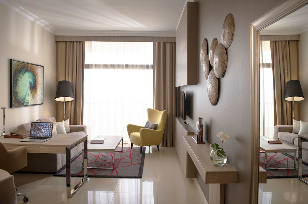 Two Seasons Hotel & Apartments