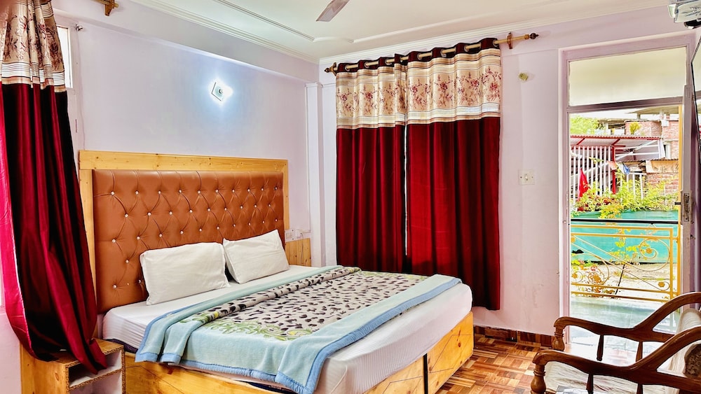 Oyo 13836 Hotel Manu Vatika