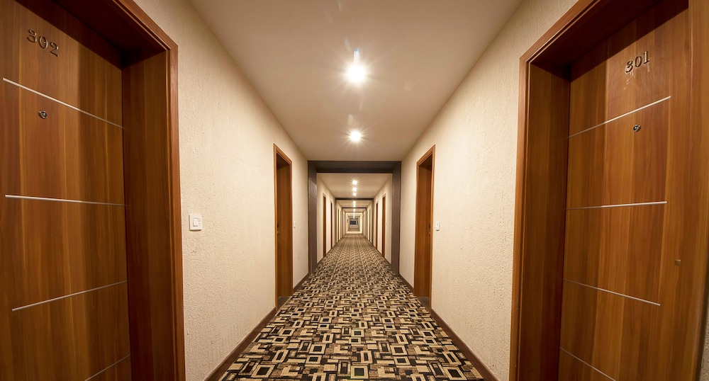 Hotel Le Roi, Haridwar @ Har Ki Pauri Road