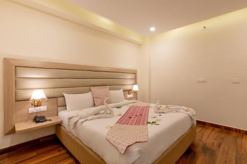 Hotel White Rock By The Solitaire Hospitality