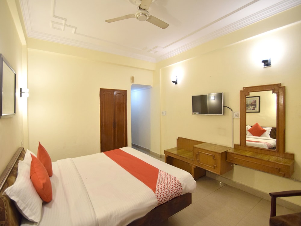 Hotel Atul Regency