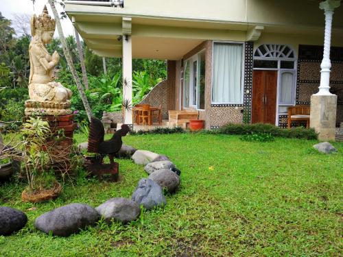 Tirta Asri Ubud Villa