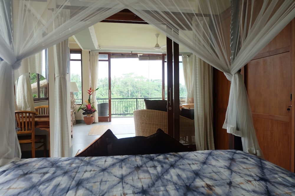 Tirta Asri Ubud Villa