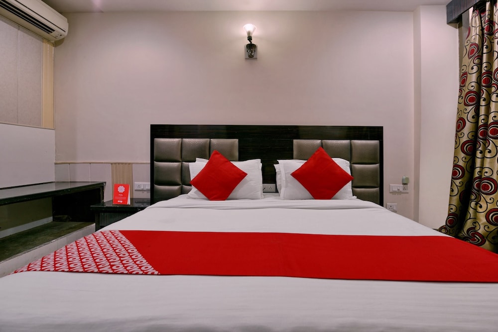 OYO 464 Hotel Lotus Palace