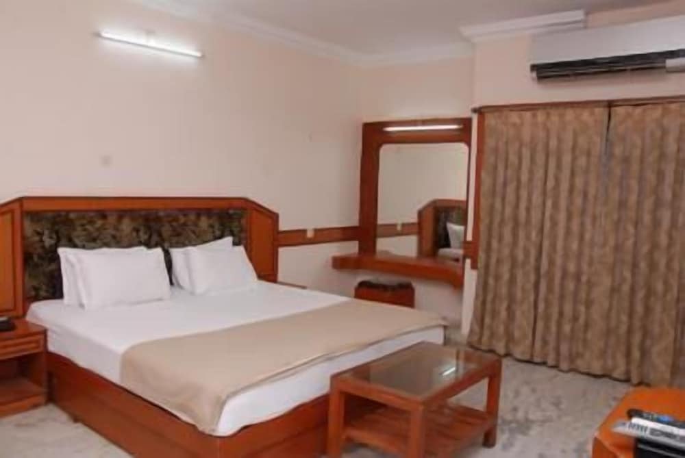 Amogha International Hotel, Chitradurga