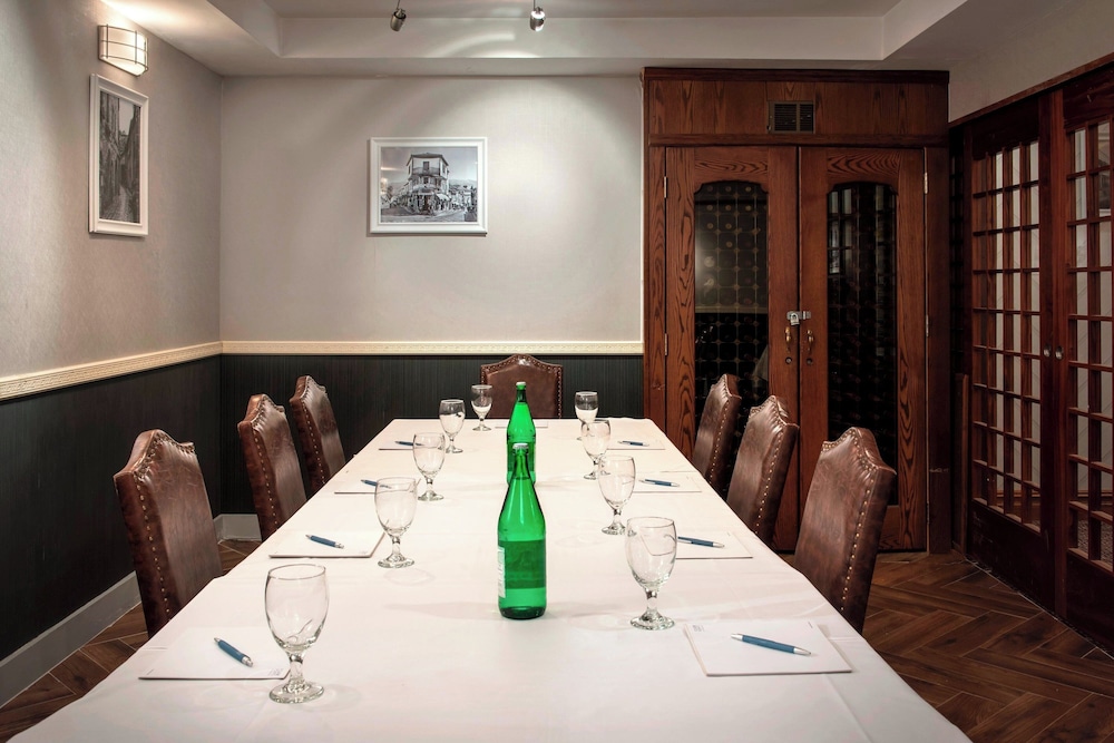 Four Points by Sheraton Manhattan SoHo Village