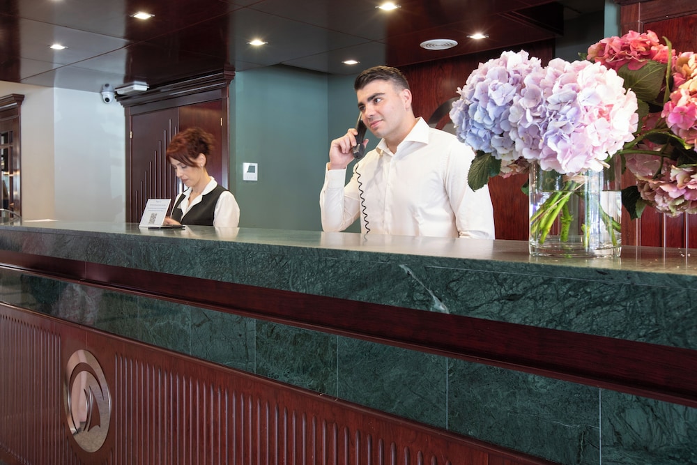 Prestige Victoria Hotel