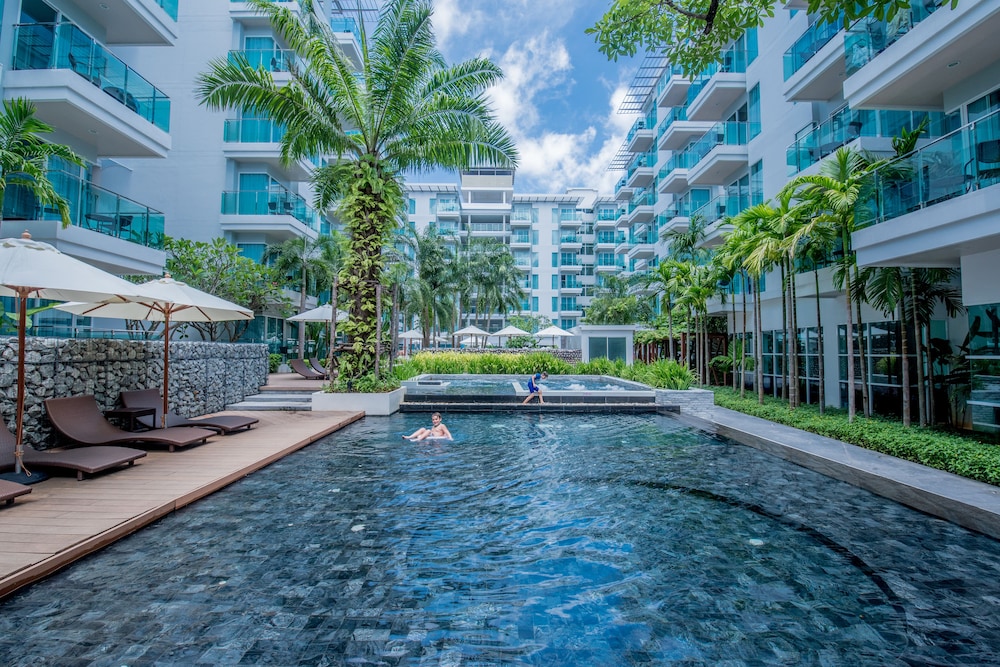 Fishermen's Harbour Urban Resort