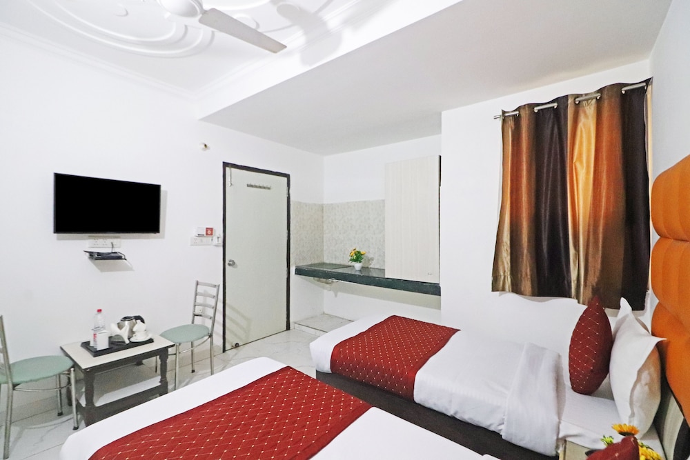 Hotel Clink