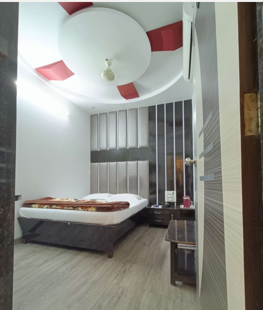 OYO 3552 Hotel Broadway