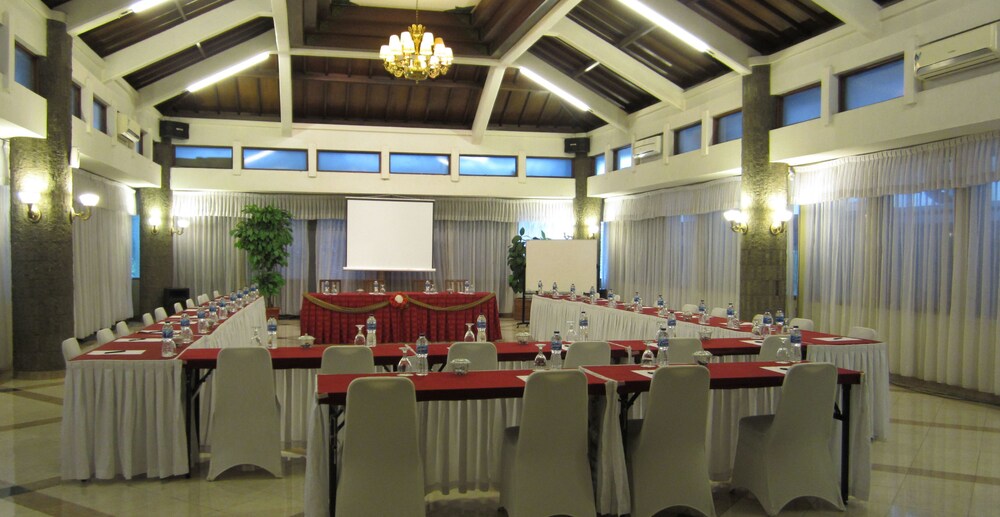 Grand Orchid Hotel Solo