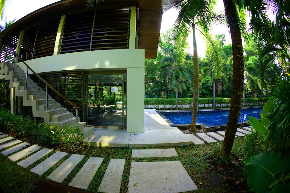 Casuarina Shores