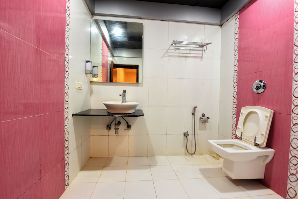 Hotel Dev Residency - 350 Meters from Nakki lake