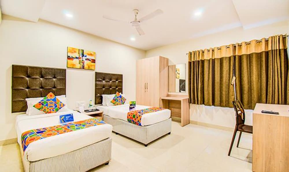  FabHotel Pearl City